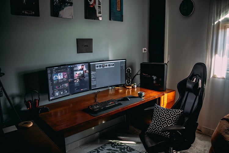 Curved Desks