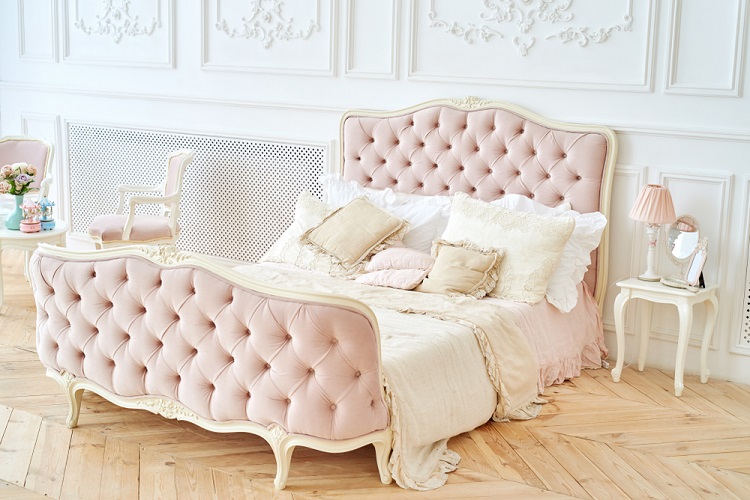 Chesterfield Bed