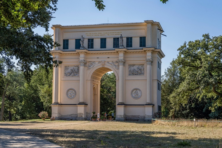 Roman Rendezvous